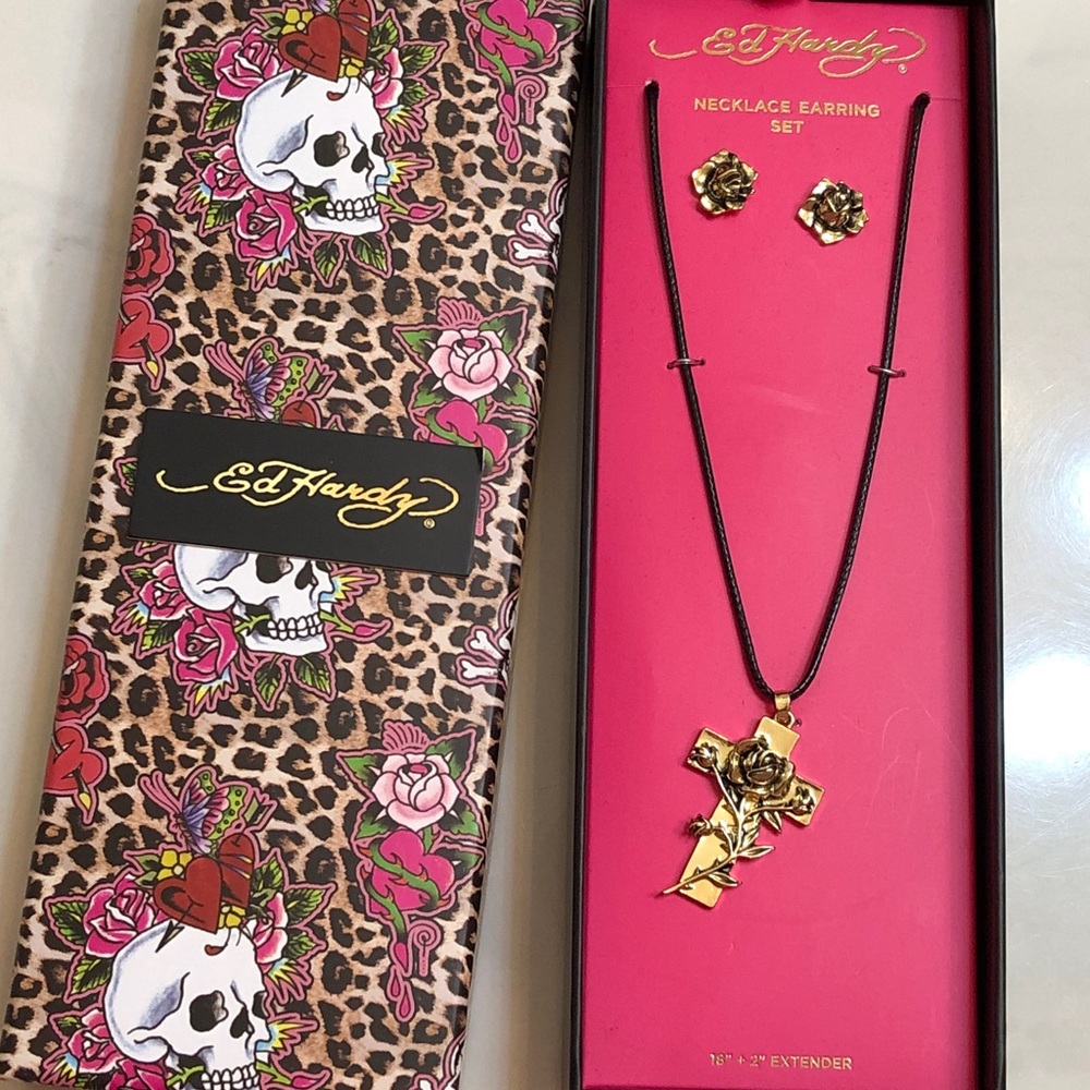 Ed Hardy Black Nylon Necklace Gold Tone Cross Rose Pendant & Rose Studs Set NIB
